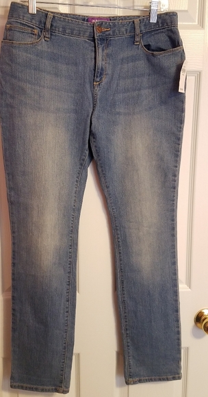 Medium Wash Jeans - Picture 1 of 4